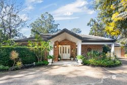 152 Huntingdale St, Pullenvale QLD 4069, Australia