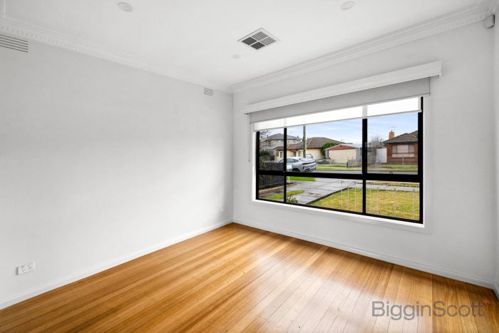 52 Dumfries St, Deer Park VIC 3023, Australia