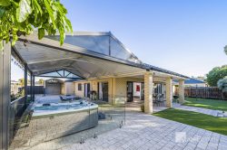 10 Shipton Ln The Vines WA 6069 Australia