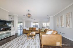 10 Shipton Ln The Vines WA 6069 Australia