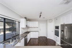 10 Shipton Ln The Vines WA 6069 Australia
