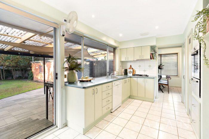 9 Shirley Ave Seaford VIC 3198 Australia
