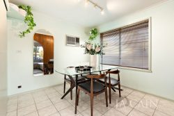 9 Shirley Ave Seaford VIC 3198 Australia