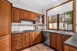 8 Sizer St Lower Mitcham SA 5062 Australia