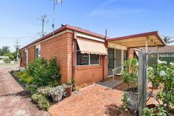 Unit 1/15 Waratah Ave Woy Woy NSW 2256 Australia