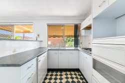 Unit 1/15 Waratah Ave Woy Woy NSW 2256 Australia