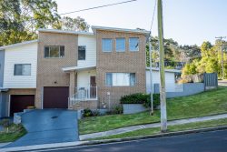 1A Tennyson Pl Watanobbi NSW 2259 Australia