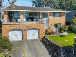 33 Pengana Cres Mollymook NSW 2539 Australia