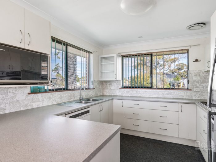 33 Pengana Cres Mollymook NSW 2539 Australia