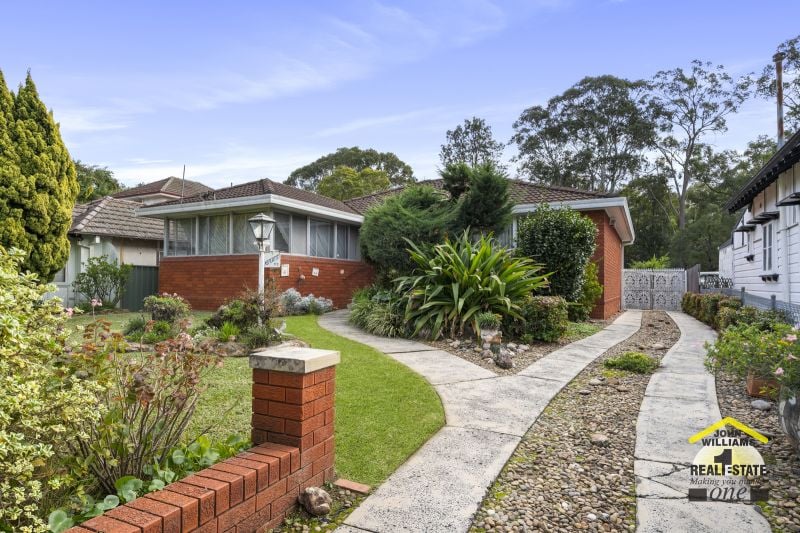 11 Artie St Carramar NSW 2163 Australia