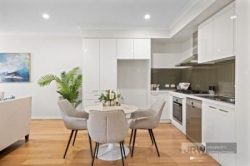 5B Jacqueline Rd Mount Waverley VIC 3149 Australia