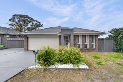 52 Stonebridge Dr Cessnock NSW 2325 Australia
