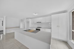 52 Stonebridge Dr Cessnock NSW 2325 Australia