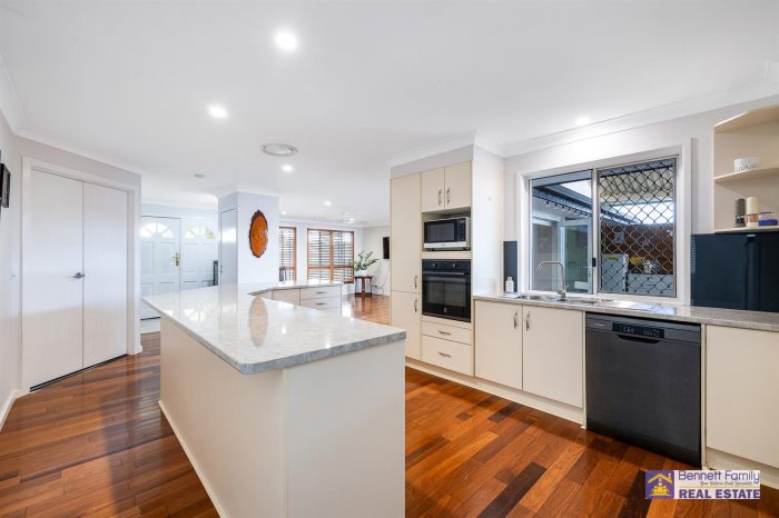 39 Grandis Cres Victoria Point QLD 4165 Australia