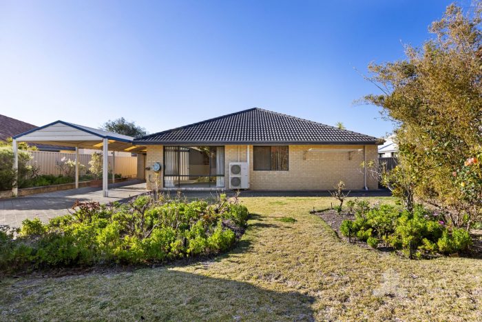 27 Blaxland Rd Dalyellup WA 6230 Australia