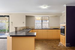 27 Blaxland Rd Dalyellup WA 6230 Australia