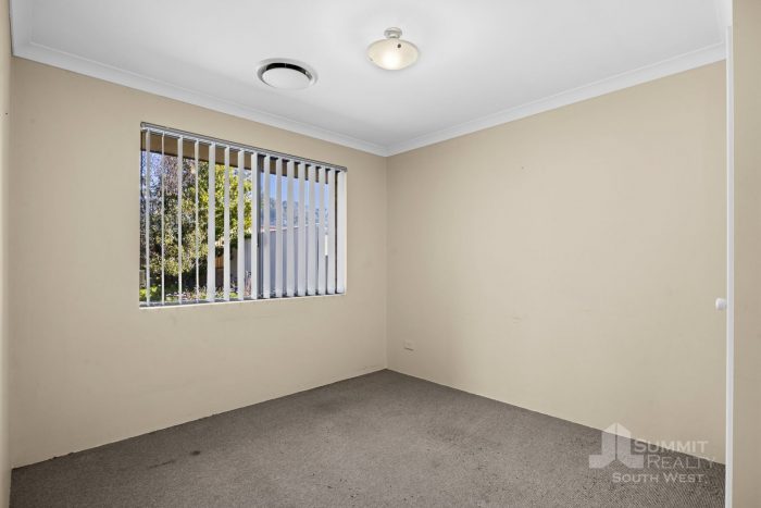 27 Blaxland Rd Dalyellup WA 6230 Australia