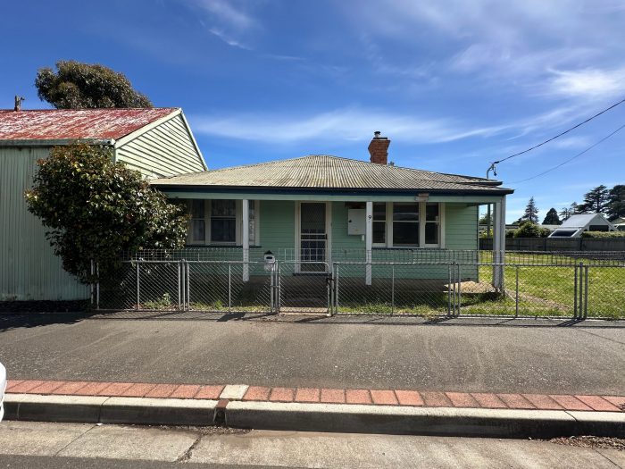 9 Lyall St Westbury TAS 7303 Australia