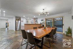4 Brolga Way Hewett SA 5118 Australia
