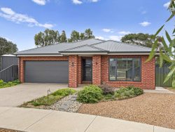 9 Carob Ct Mansfield VIC 3722 Australia