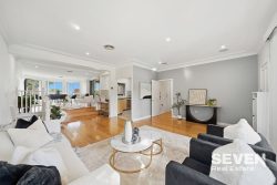 12 Charles St Baulkham Hills NSW 2153 Australia