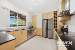 12 Charles St Baulkham Hills NSW 2153 Australia