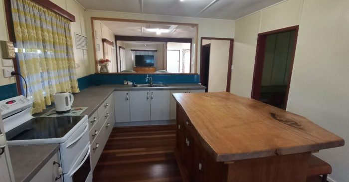 30 Vindex Street Winton QLD 4735 Australia