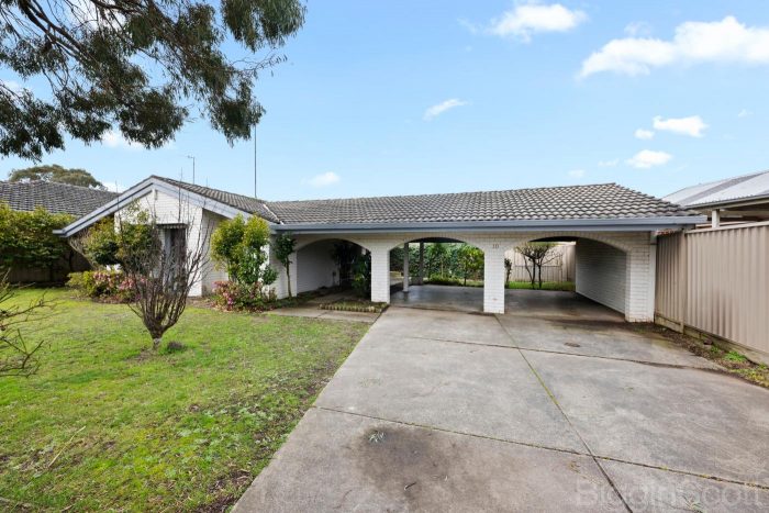 10 Avoca Cres Alfredton VIC 3350 Australia