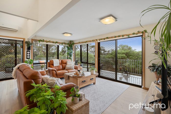 40 Clifton Beach Rd Clifton Beach TAS 7020 Australia