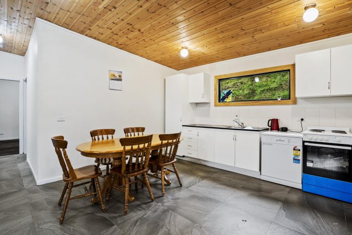 Unit 3/11 A Daly Rd Lenah Valley TAS 7008 Australia