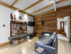 917 Dry Creek Rd Ancona VIC 3715 Australia