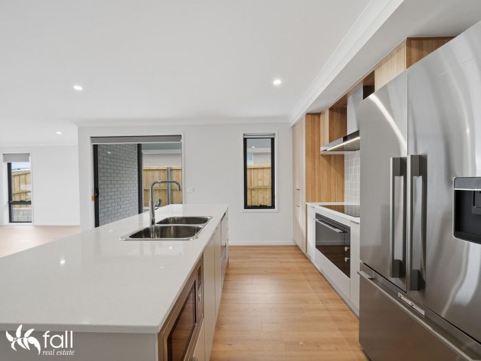 54 Friendship Dr Sorell TAS 7172 Australia