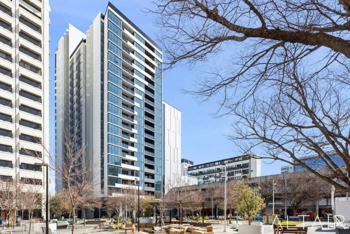 Unit 613/49 Furzer St Phillip ACT 2606 Australia