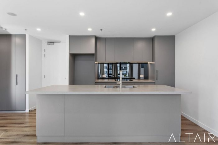 Unit 613/49 Furzer St Phillip ACT 2606 Australia