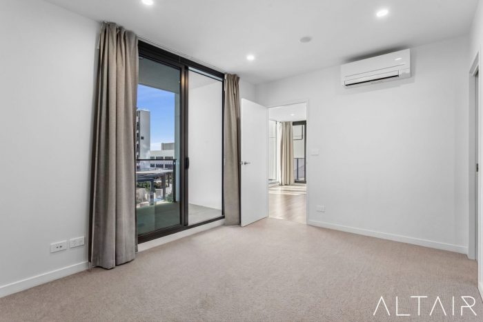 Unit 613/49 Furzer St Phillip ACT 2606 Australia