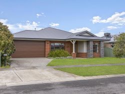 32 Keane St Koroit VIC 3282 Australia
