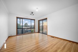 15 Hadleigh Cct Isabella Plains ACT 2905 Australia