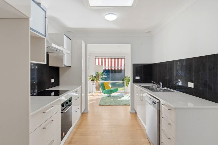 4 Kallaroo Rd Umina Beach NSW 2257 Australia
