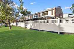 2/74 Kate St Woody Point QLD 4019 Australia