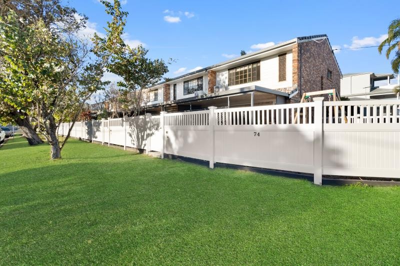 2/74 Kate St Woody Point QLD 4019 Australia