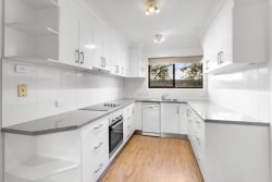 2/74 Kate St Woody Point QLD 4019 Australia