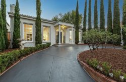 52 Wattletree Rd Armadale VIC 3143 Australia