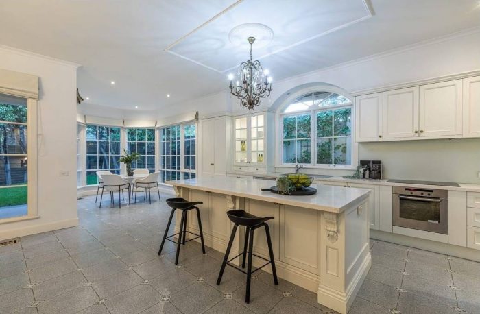 52 Wattletree Rd Armadale VIC 3143 Australia