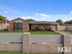3 Aronia Ct Regents Park QLD 4118 Australia