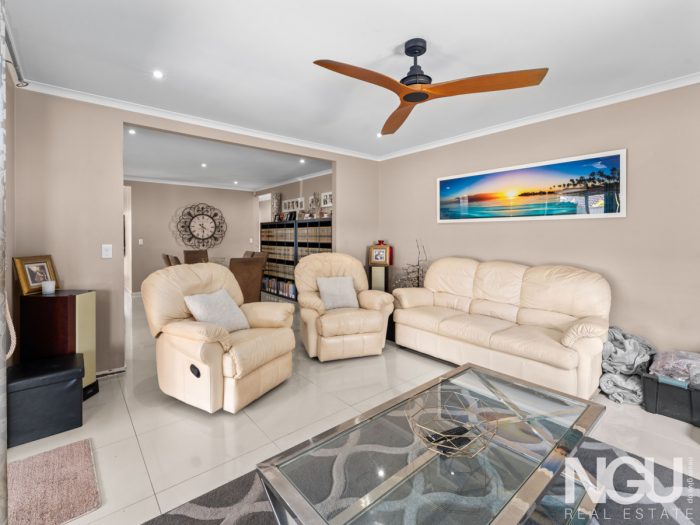 3 Aronia Ct Regents Park QLD 4118 Australia