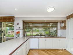 5 Nowra Pl Kelmscott WA 6111 Australia
