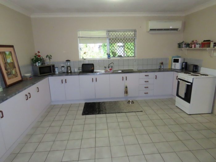96 Maple Dr Andergrove QLD 4740 Australia