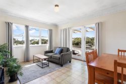 405 Oxley Ave Redcliffe QLD 4020 Australia