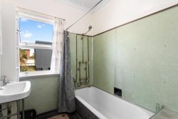 405 Oxley Ave Redcliffe QLD 4020 Australia