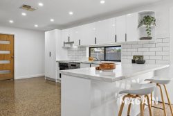 2 Pilot Cres Seaford SA 5169 Australia